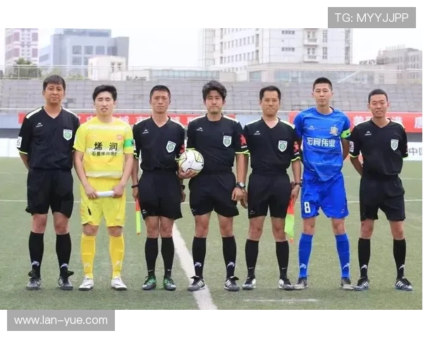 北京足球队在世界杯预选赛中以100分强势领跑积分榜展现出色实力